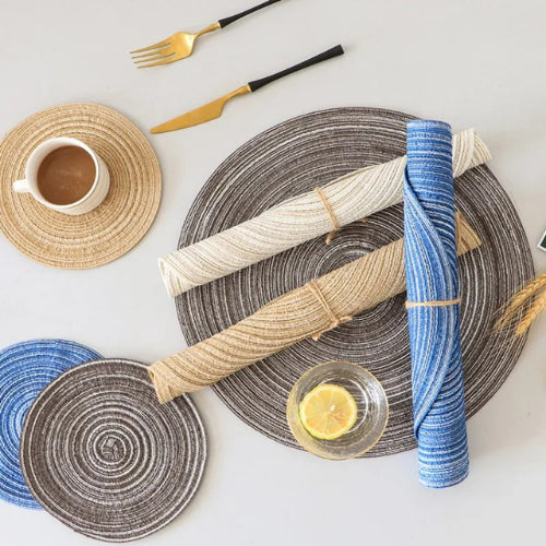 Sets de table ronds en lin | Antiderapants, lavables, style naturel - Verdyo_
"Sets de table ronds en lin"
"Accessoires table antidérapants"
"Produits écoresponsables pour table"
"Décoration de table naturelle"
"Sets de table lavables et durables"
"Lin naturel pour décoration"
"Protection de table élégante"
"Cadeau idéal pour amateurs de décoration"
"Sets de table style naturel"
"Solutions pratiques pour table"