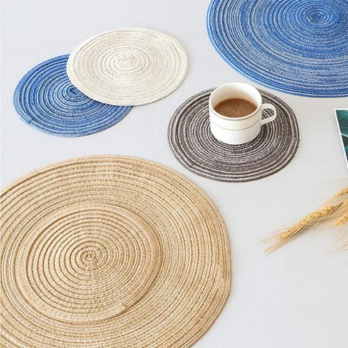 Sets de table ronds en lin | Antiderapants, lavables, style naturel - Verdyo_
"Sets de table ronds en lin"
"Accessoires table antidérapants"
"Produits écoresponsables pour table"
"Décoration de table naturelle"
"Sets de table lavables et durables"
"Lin naturel pour décoration"
"Protection de table élégante"
"Cadeau idéal pour amateurs de décoration"
"Sets de table style naturel"
"Solutions pratiques pour table"